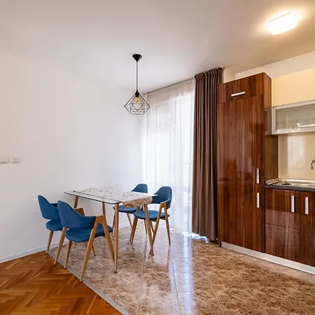 Apartamento очарователен до морската градина *