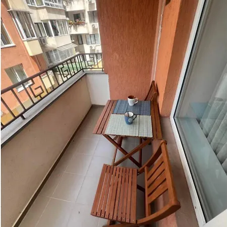 очарователен до морската градина *